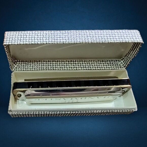 The Bandmaster Vintage 4" Chrome Harmonica "C" with Original Box - Musical Gift - Picture 5 of 13